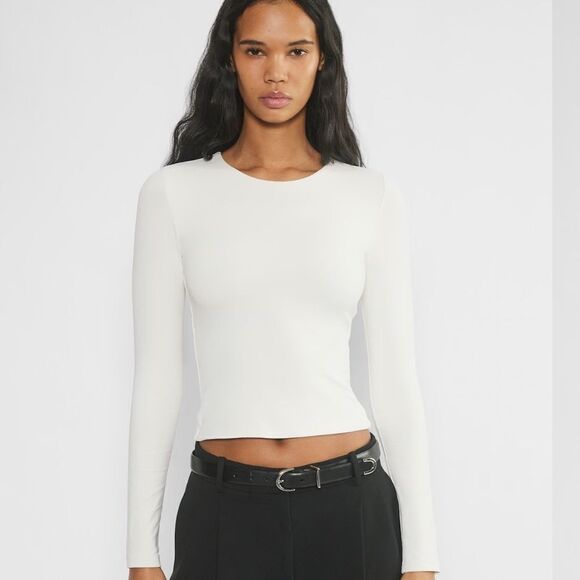 NWT Babaton contour crew *note color-V21 - Picture 5 of 6